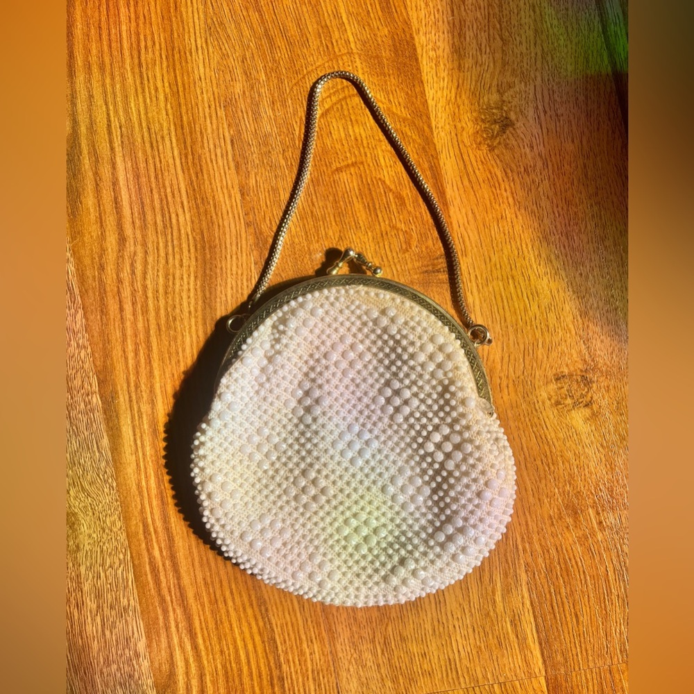 Vintage White Beaded  Purse Clutch with gold tone chain & Kiss clasp Art Deco